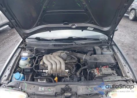 2004 Volkswagen Jetta Gl z USA, uszkodzony, nr VIN 3VWRK69M54M045963